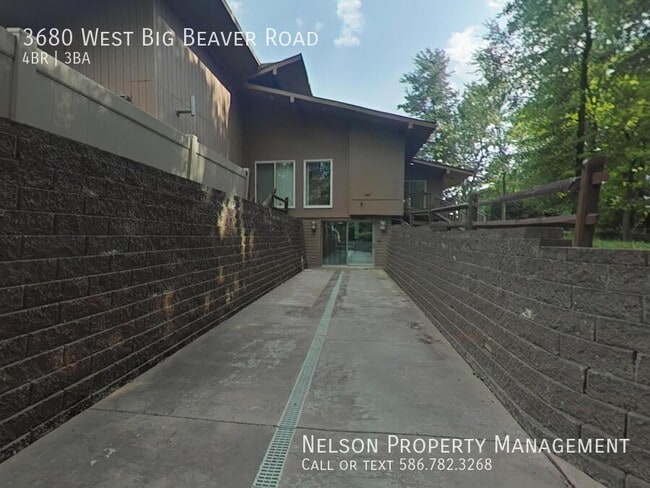 Building Photo - 3680 W Big Beaver Rd