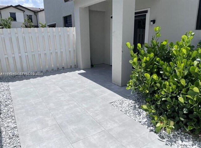 Building Photo - 15903 SW 2nd Dr