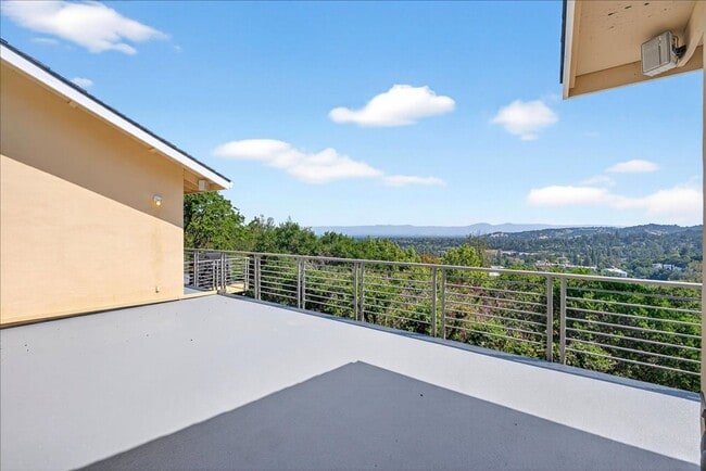 Building Photo - Gorgeous Executive Home Over Downtown Los Gatos