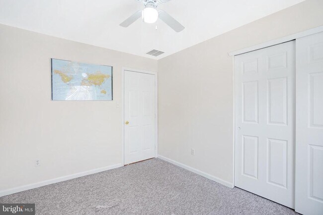 Building Photo - 16 High Meadows Dr