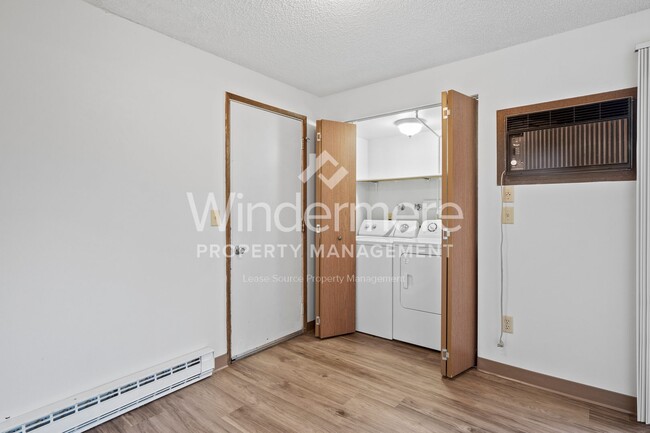 Building Photo - 2702 E 31st Ave
