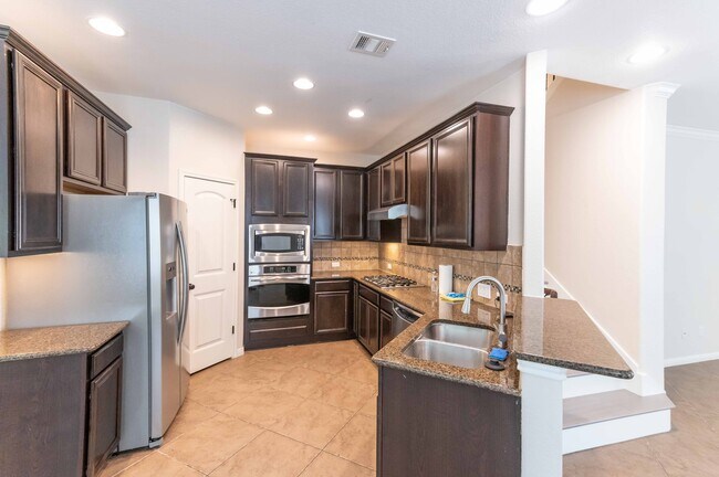 Kitchen - 7320 Colina Vista Loop