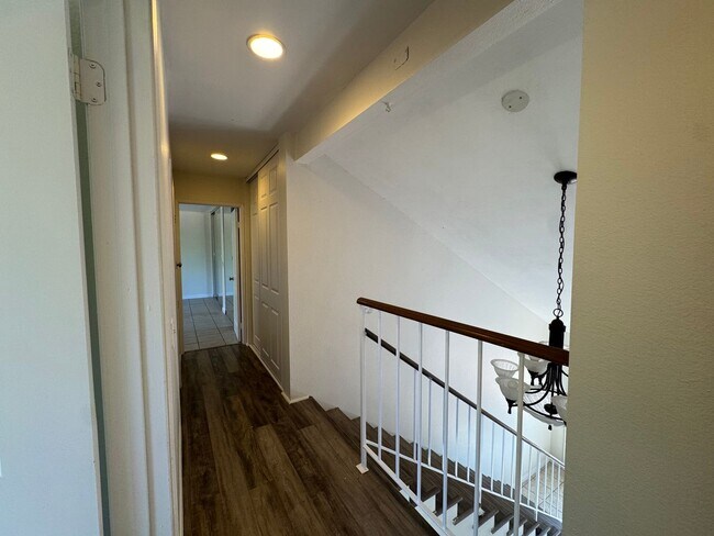 Building Photo - 4 Bedroom - 2 Bathroom with view