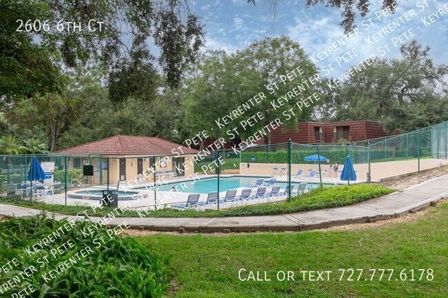 Building Photo - 2606 6th Ct