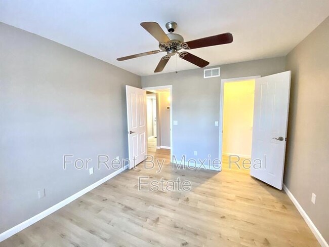 Building Photo - 200 E Southern Ave