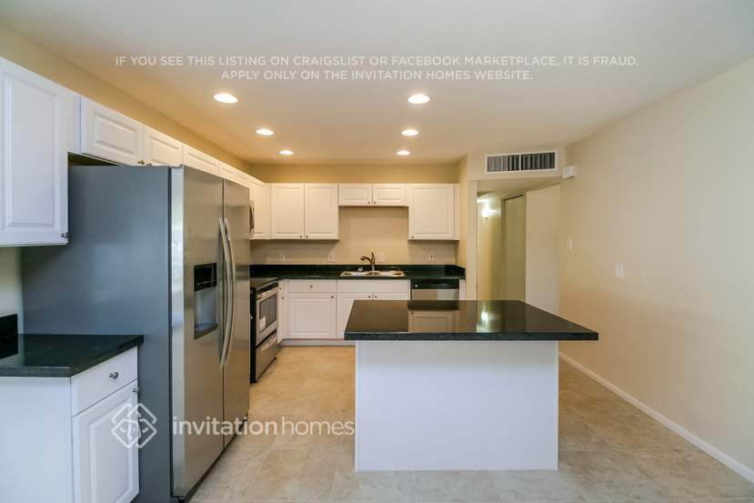 Building Photo - 7420 E Belleview St