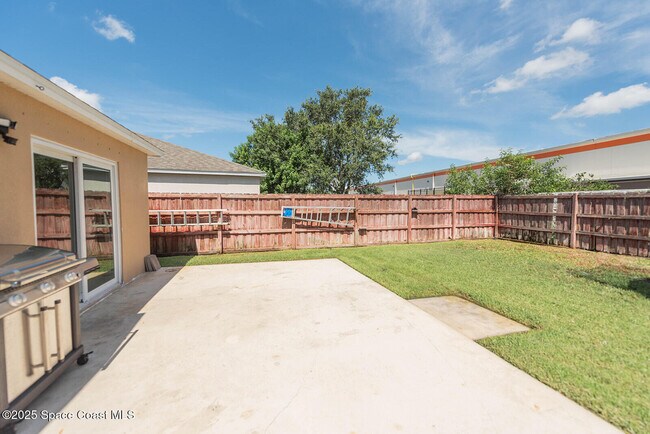 Building Photo - 2667 Deercroft Dr