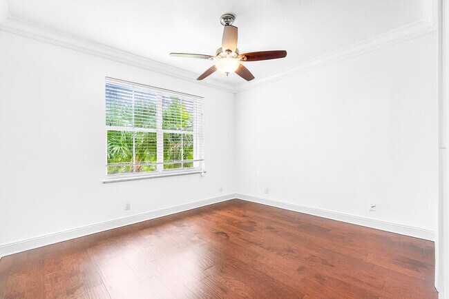 Building Photo - 257 Spoonbill Ln N