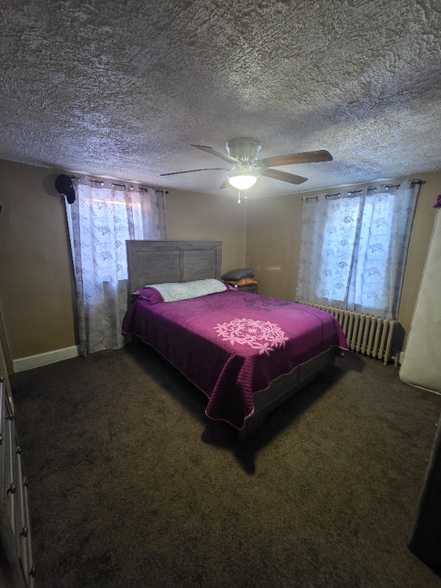 Building Photo - 328 W Peach St