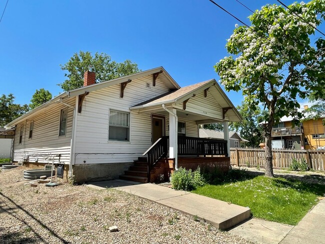 Building Photo - 718 17th St