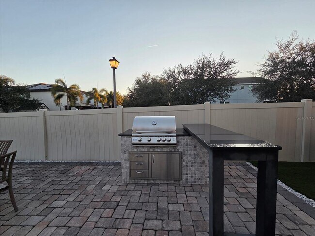 Building Photo - 11842 Silverlake Park Dr