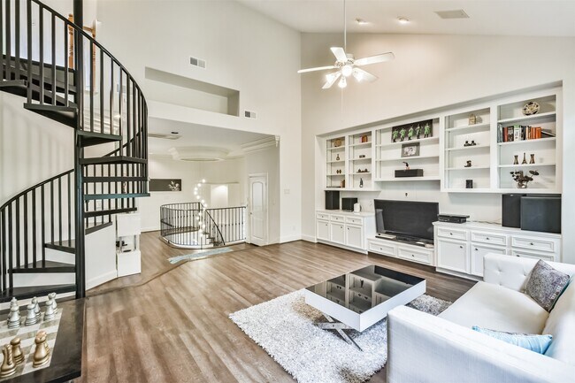 Building Photo - 4736 Post Oak Timber Dr