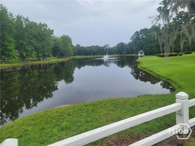 Building Photo - 104 Red Bluff Run