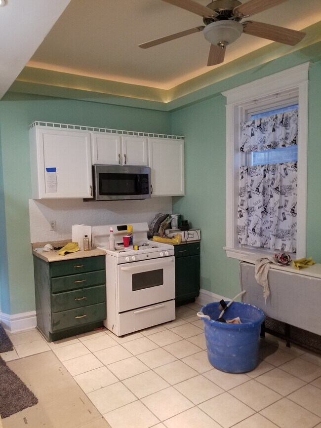 Kitchen - 3451 S Western Ave