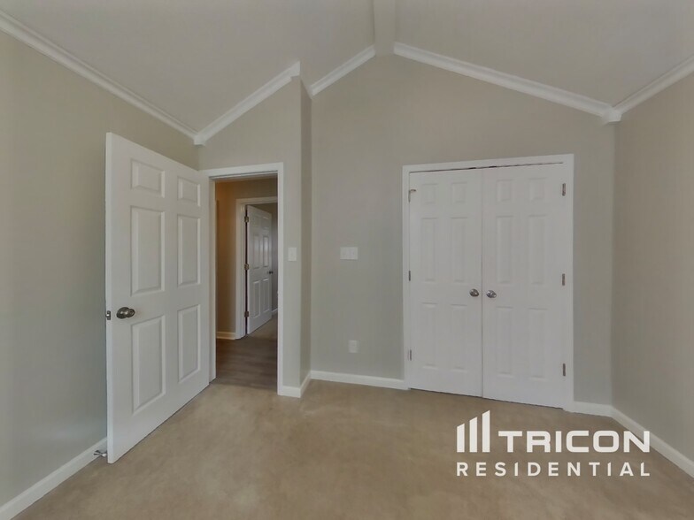 Building Photo - 4100 Steele Oaks Dr