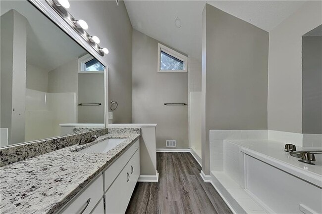 Building Photo - 2861 Hadrian Dr SW