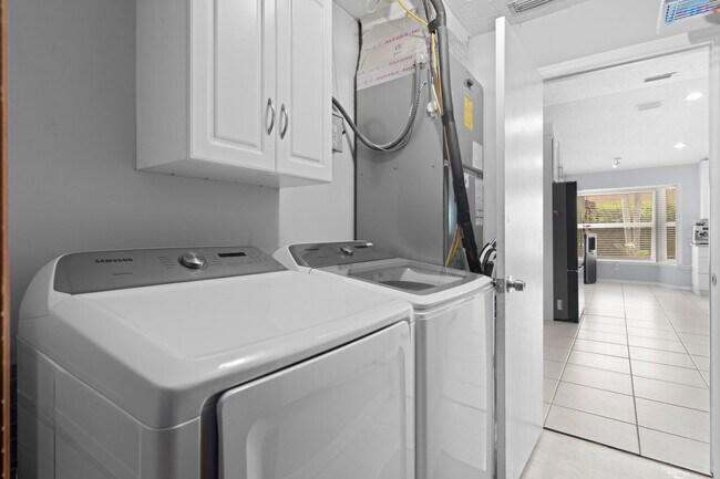 Building Photo - 3238 SW Constellation Rd