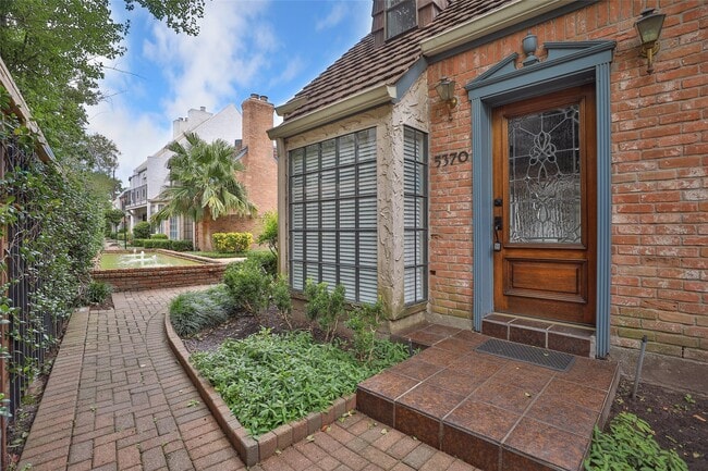 Building Photo - 5370 Brownway St