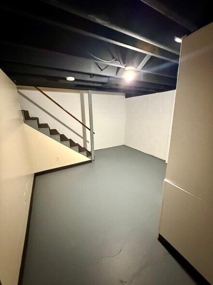 Building Photo - 3208 Cedar Grove Pl S