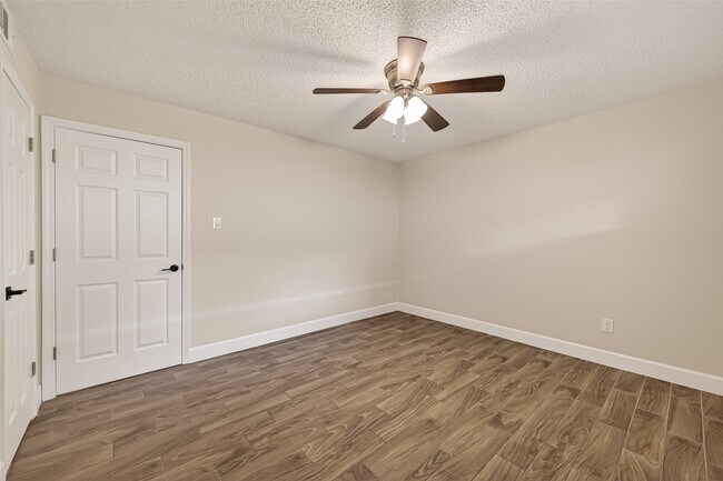 Building Photo - 7714 Renwick Dr