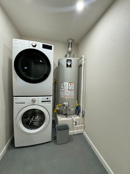 Building Photo - 2222 W Morningside Dr