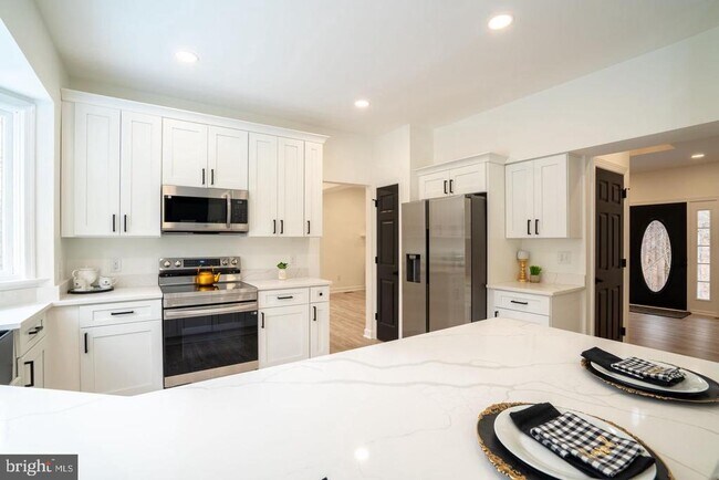 Building Photo - 8261 Tinsley Pl