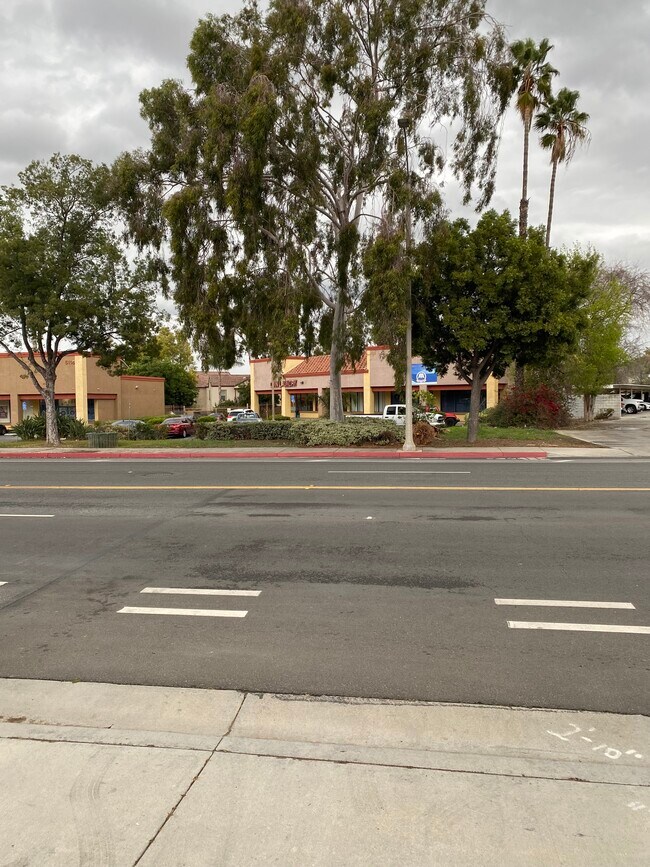 Building Photo - 5044 Jurupa Ave