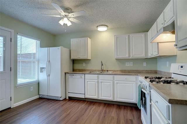 Building Photo - 1703 Creekpoint Dr