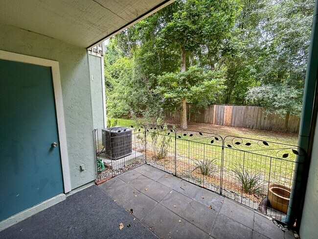 Building Photo - Pickwick Park #805 - Pet Friendly!