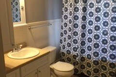 upstairs bathroom - 108 S Rutland St