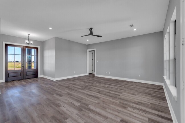 Building Photo - 519 Chuckwagon Trail