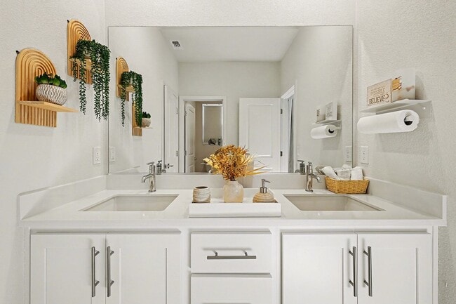 Building Photo - Newer Home Available in Tracy Hills