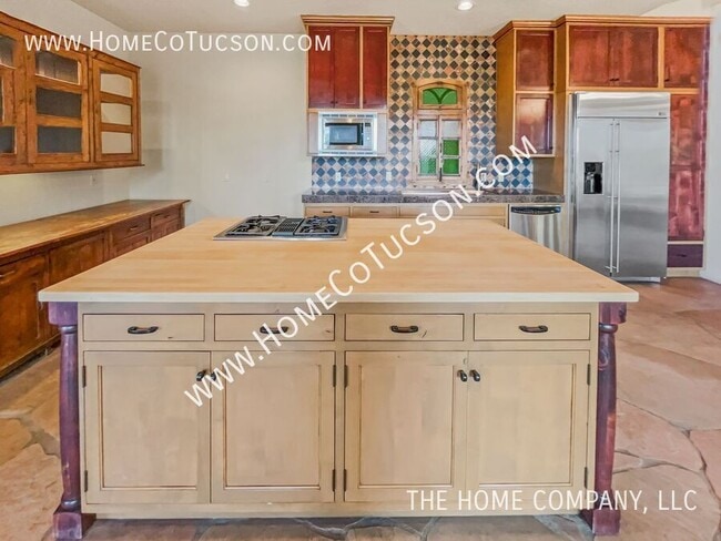 Building Photo - 1621 E Crimson Canyon Pl
