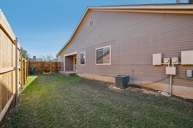 Building Photo - 8804 Cainwood Ln