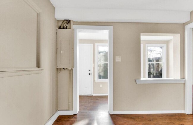 Building Photo - Charming 2 Bedroom, 1 Bath Home in Steelto...