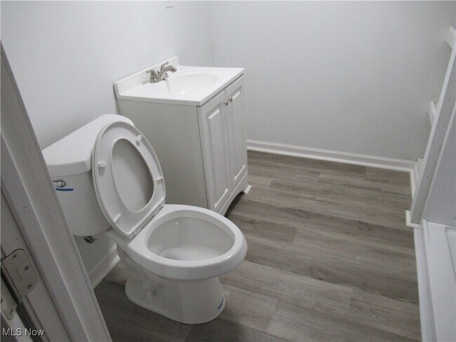 Building Photo - 12213 Mortimer Ave