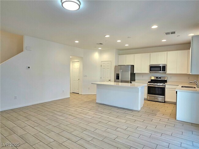 Building Photo - 6551 Dove Pt Pl