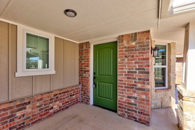 Building Photo - 5813 Goldfinger Rd