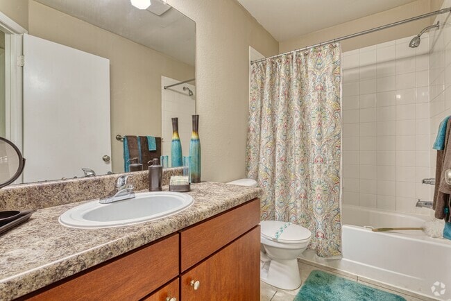 2BR, 1BA - 816SF - Windover Woods