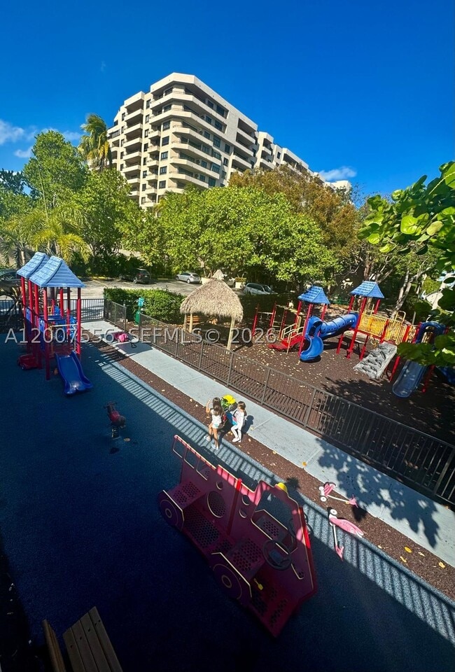 Building Photo - 276 Crandon Blvd