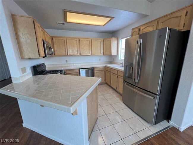 Building Photo - 8301 Boseck Dr