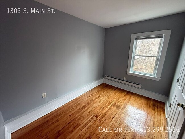 Building Photo - 1303 S Main St