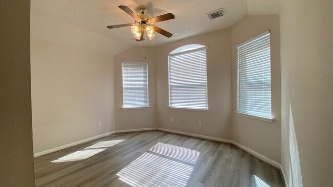 Building Photo - 2503 Westerlake Dr