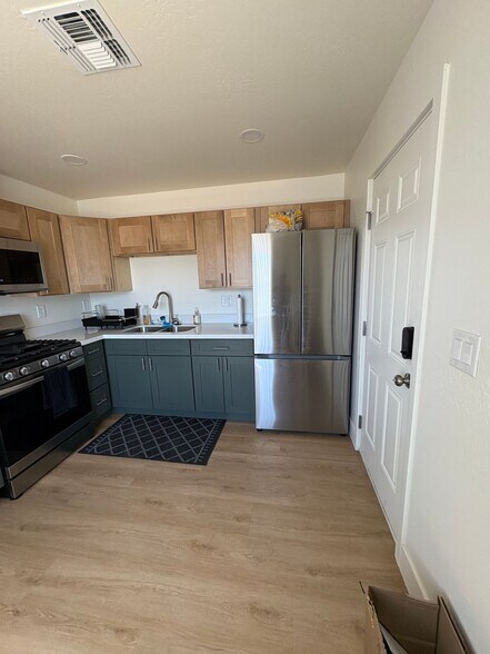 Building Photo - 4519 N 30th Ave