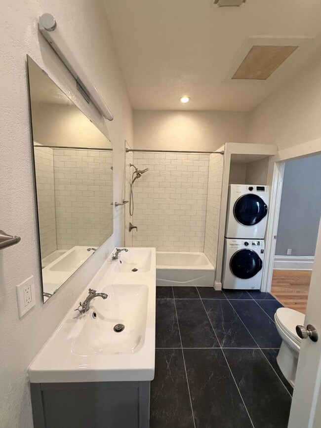 Building Photo - 1224-1226 Campbell St