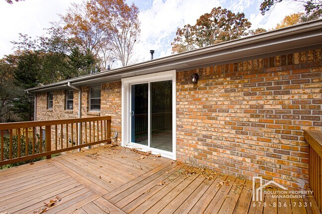 Building Photo - 4979 Paris Ave