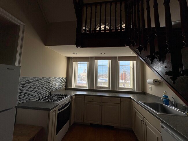 Building Photo - 241 Middle Street