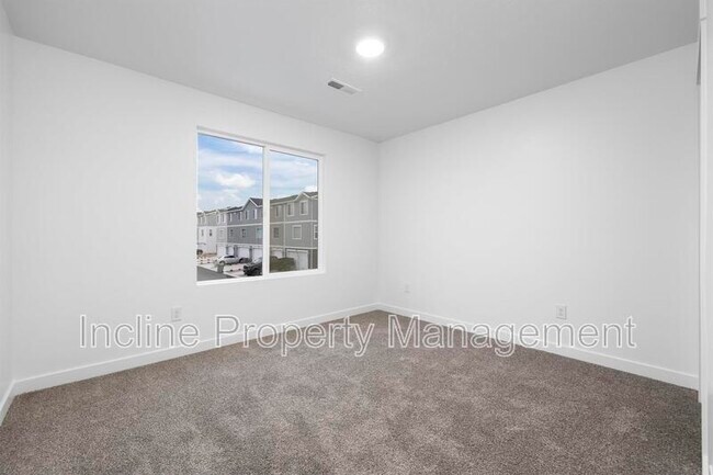 Building Photo - 282 Tack Ln
