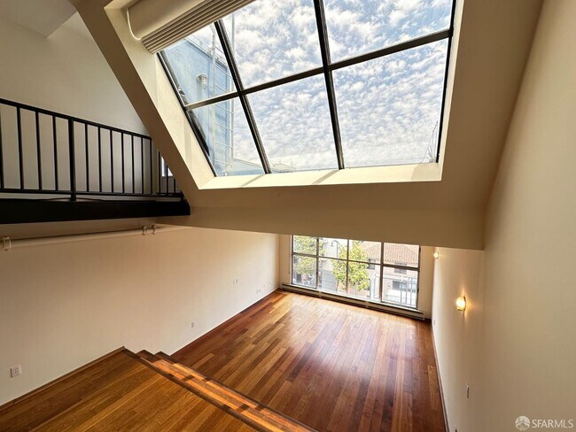 Building Photo - 2080 3rd St