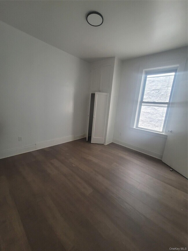 Building Photo - 3553 Holland Ave